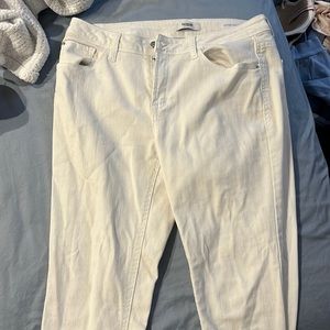 White denim mid rise pants